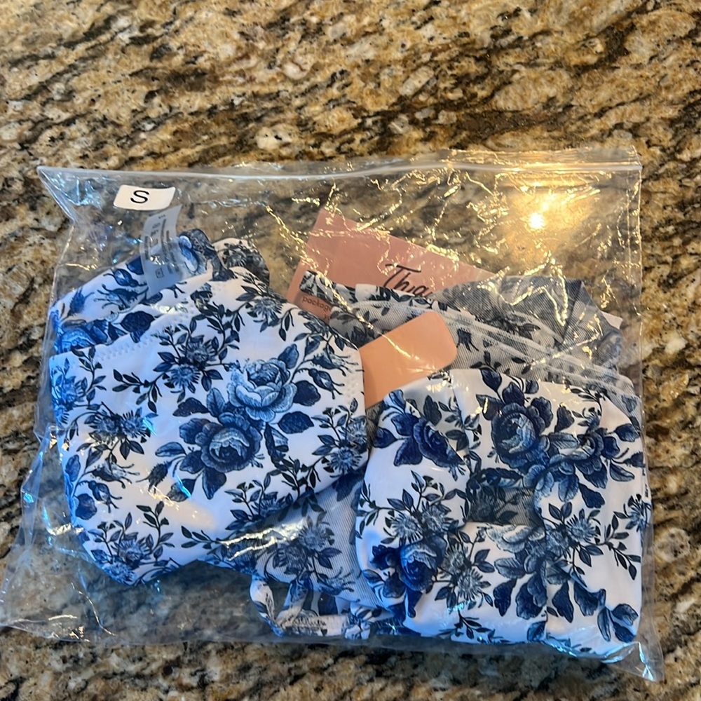 Jimmi Swim Women's Chatham Floral Swimsuit & Scrunchie Set - Picture 5 of 6